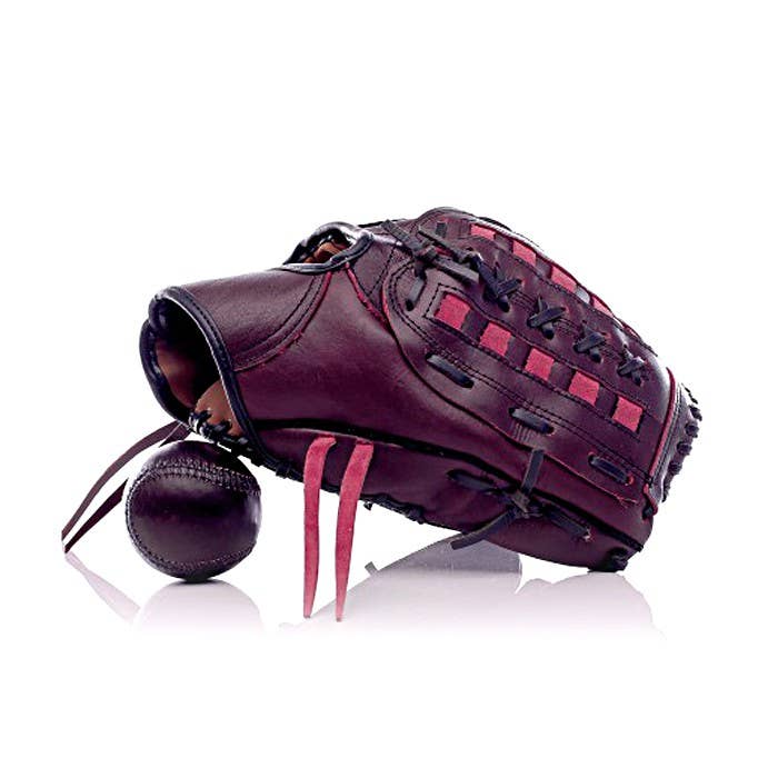 All Sports Vintage - Vintage baseball glove + ball